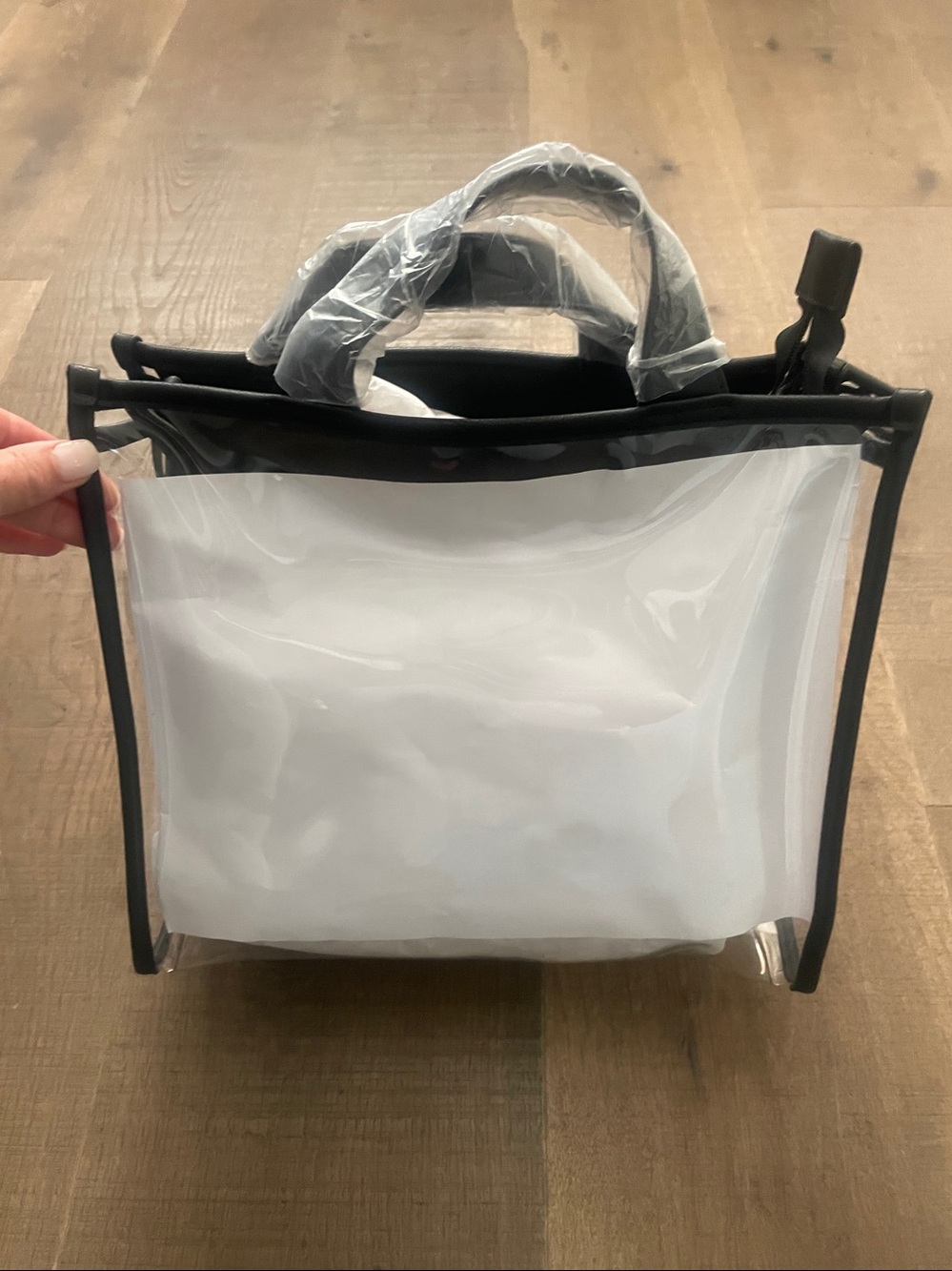 BEIS CLEAR Crossbody Stadium Tote with Black Trim NWT. - Picture 4 of 12